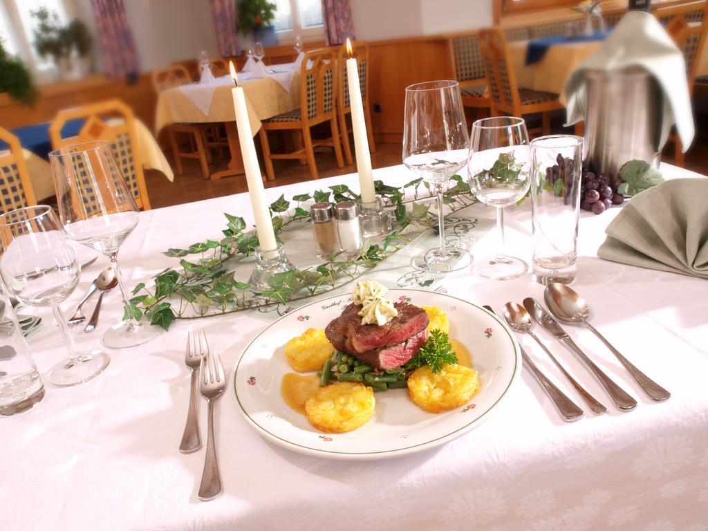 Miesenbach  Fruehstueckspension Wiesenhaus מראה חיצוני תמונה